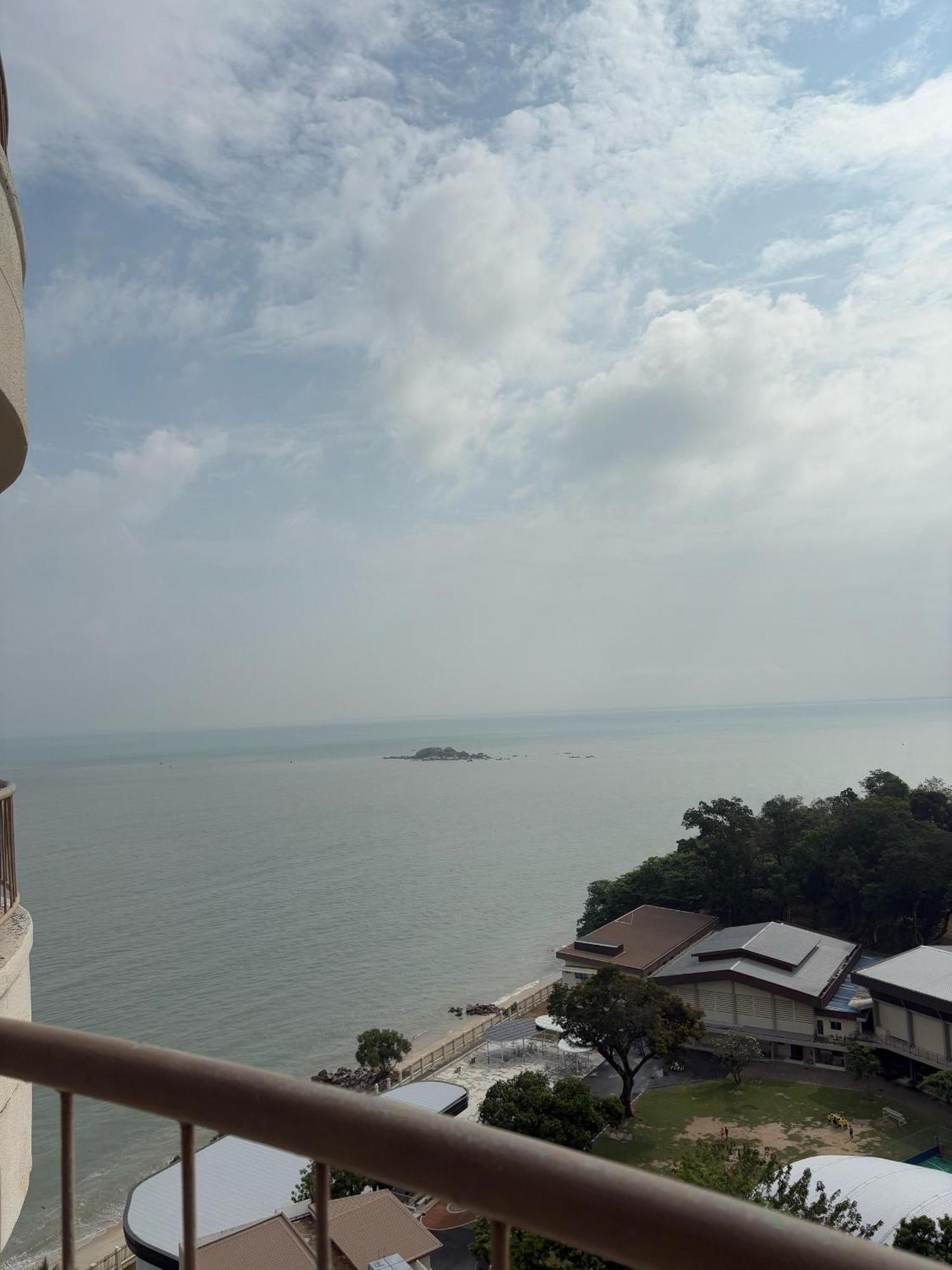 17 Jazz Sweet Beachfront Resort Tanjung Bungah  Buitenkant foto